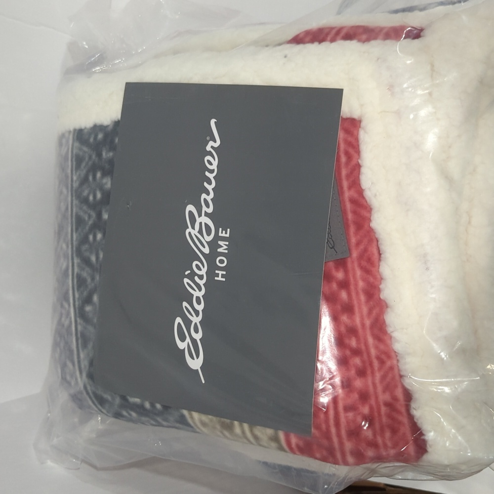Eddie Bauer Throw Brand new 50 x 70 inches
